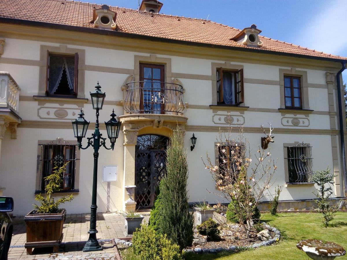 Zámeček Zdíky - Zámecký apartmán Bujanov Exteriér fotografie