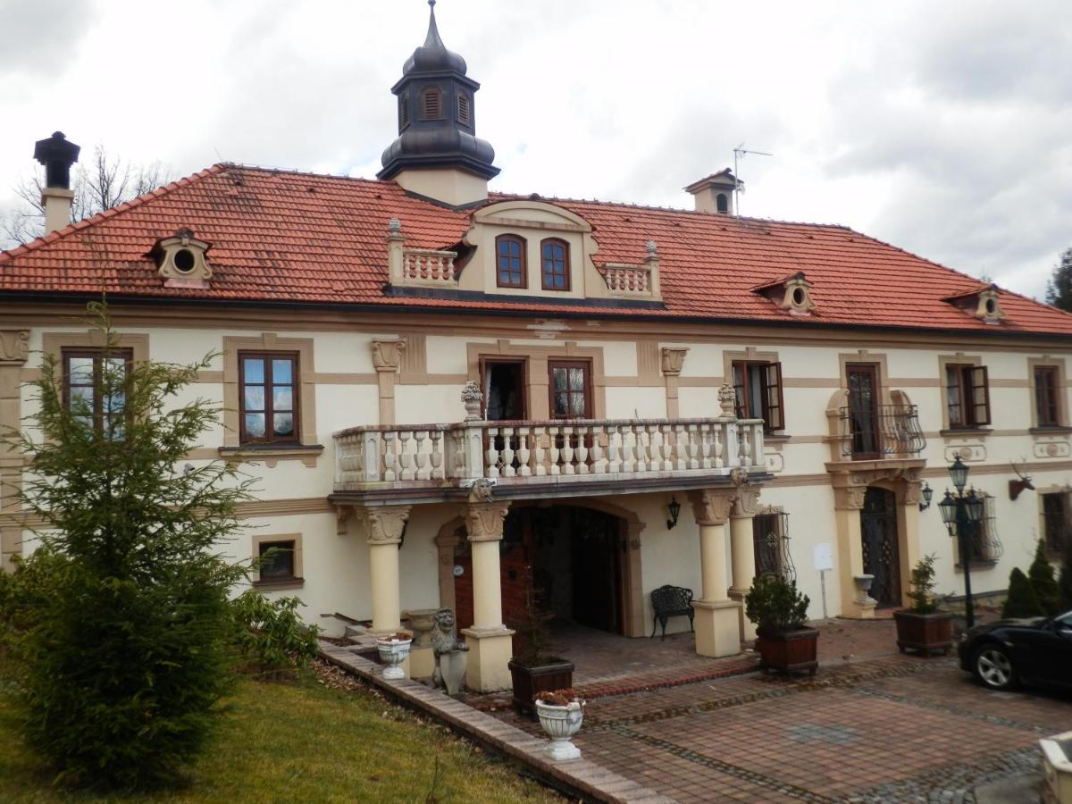 Zámeček Zdíky - Zámecký apartmán Bujanov Exteriér fotografie